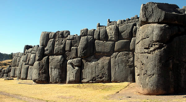 Inca fortress of Sacsayhuaman, Cuzco, Perú. Author and Copyright Nello and Nadia Lubrina