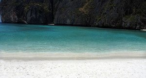 瑪雅灣，皮皮島萊伊泰國. Author Entropy 1963