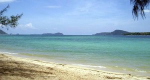 拉威海灘，普吉島，泰國. Author Peter R. ADwarf