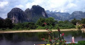 萬榮，老撾. Author Prince Roy