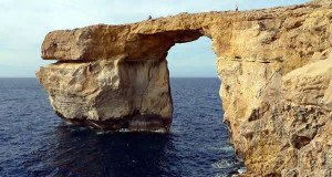Azure Window, Gozo, Malta. Author David Sim (victoriapeckham)