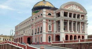 Amazonas Theater, Manaus, Amazonas, Brazil. Author LecomteB. Licensed under the Creative Commons Attribution