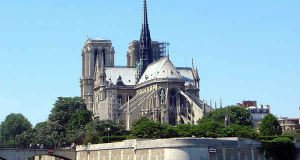 Cathedral of Notre-Dame, Paris, France. Author Quadell. Licensed under the Creative Commons Attribution-Share Alike