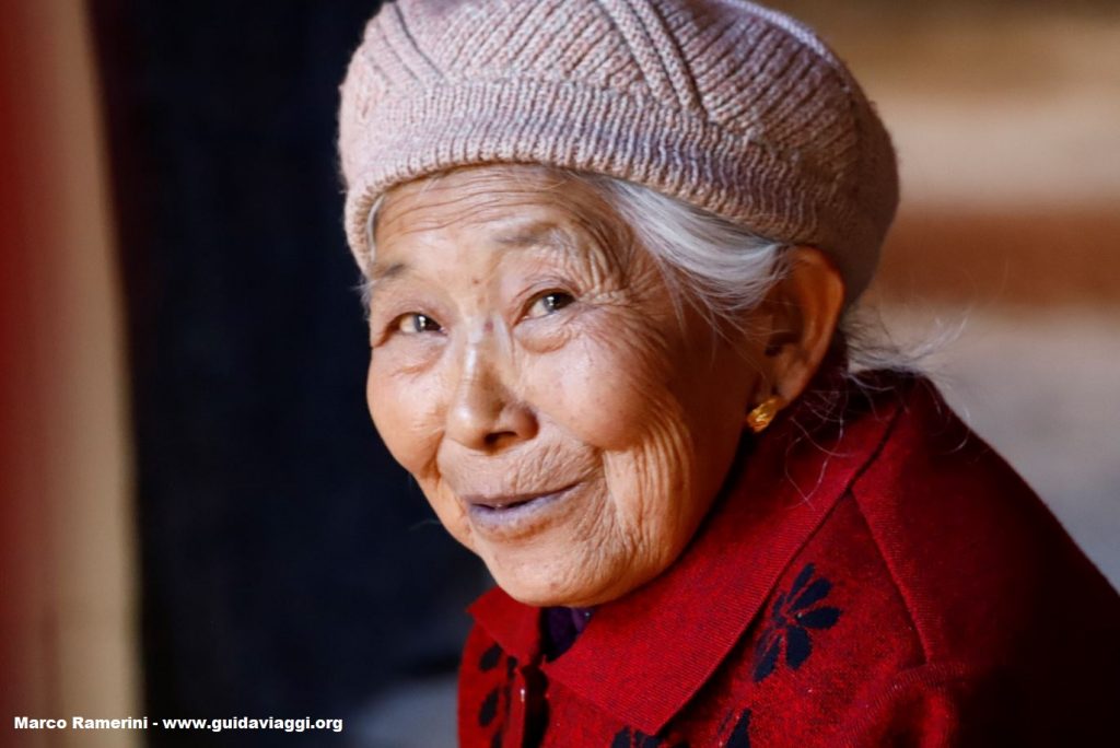 Woman, Shaxi, Yunnan, China. Author and Copyright Marco Ramerini.