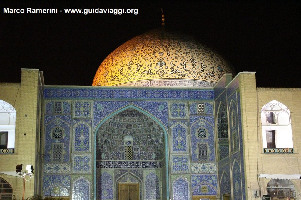 Mosque of Sheikh Lotfollah, Esfahan, Iran. Author and Copyright Marco Ramerini