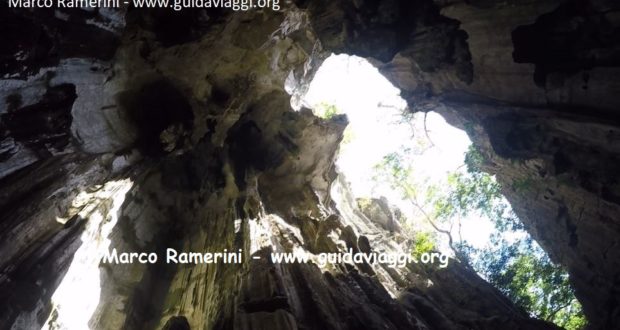 Sawa-I-Lau cave, Yasawa, Fiji. Author and Copyright Marco Ramerini.